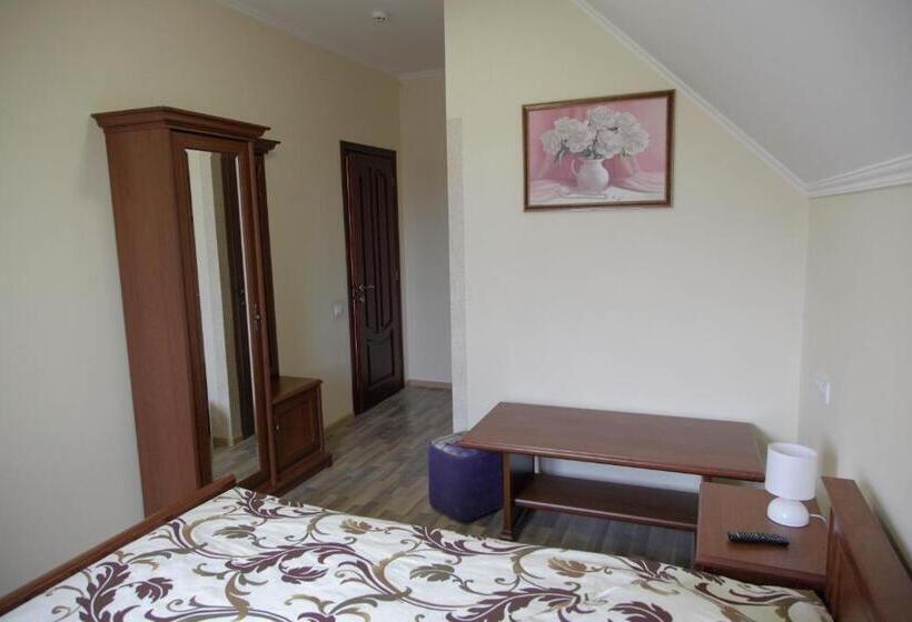 بنسيون Alekselena