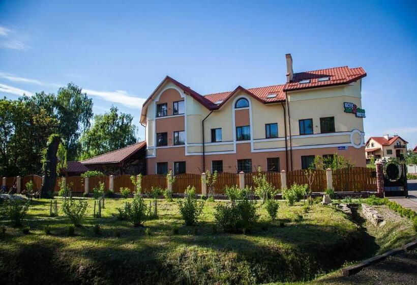 بنسيون Alekselena