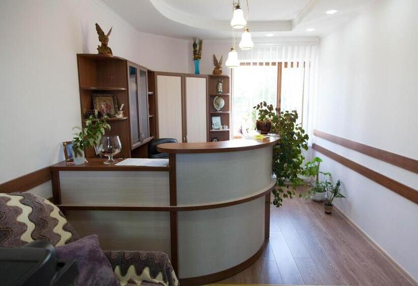 بنسيون Alekselena