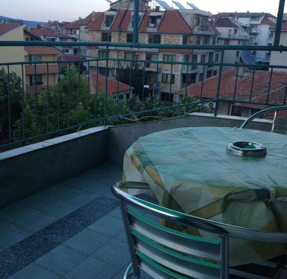 پانسیون Central Guesthouse