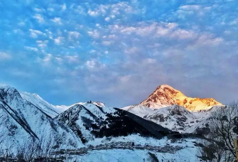 پانسیون Riverside Kazbegi