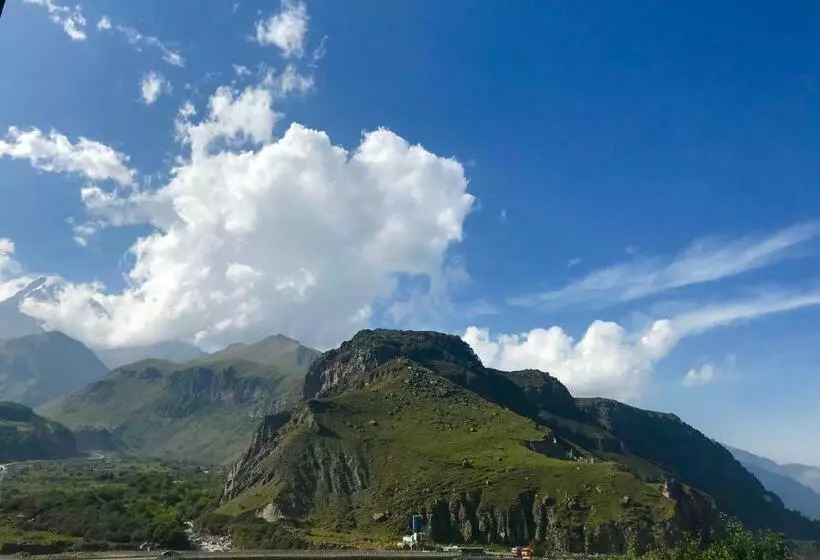 پانسیون Riverside Kazbegi