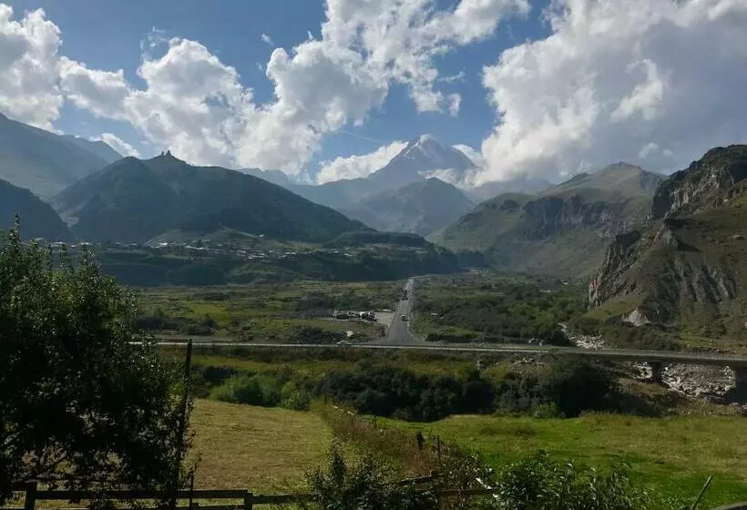 پانسیون Riverside Kazbegi