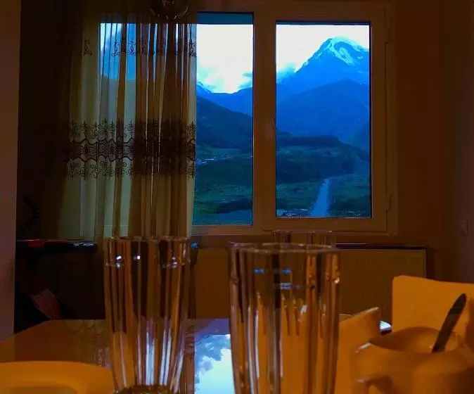 پانسیون Riverside Kazbegi