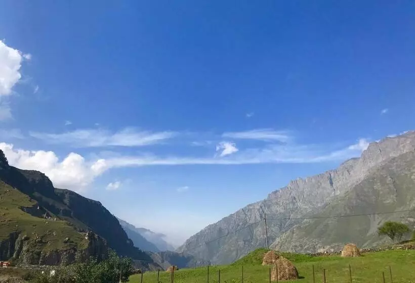 پانسیون Riverside Kazbegi