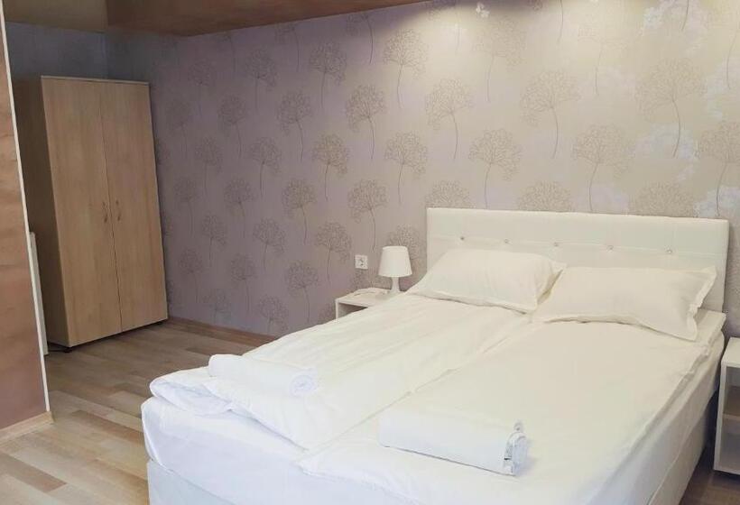 ペンション Villa Rusto