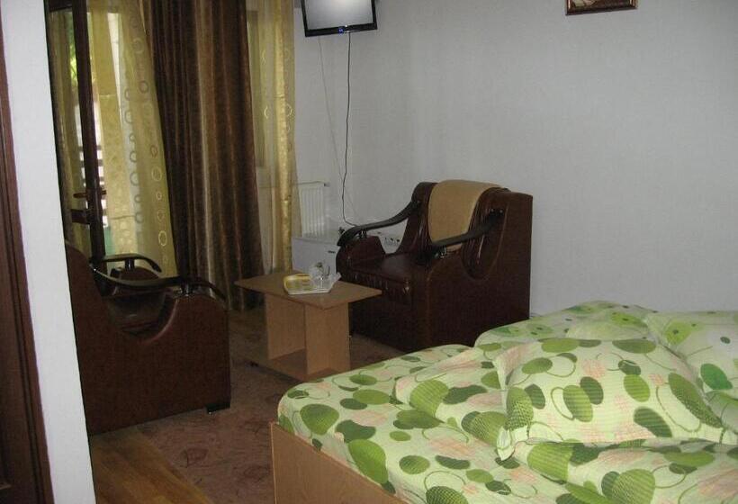 Pensiunea Pomi  Oesti