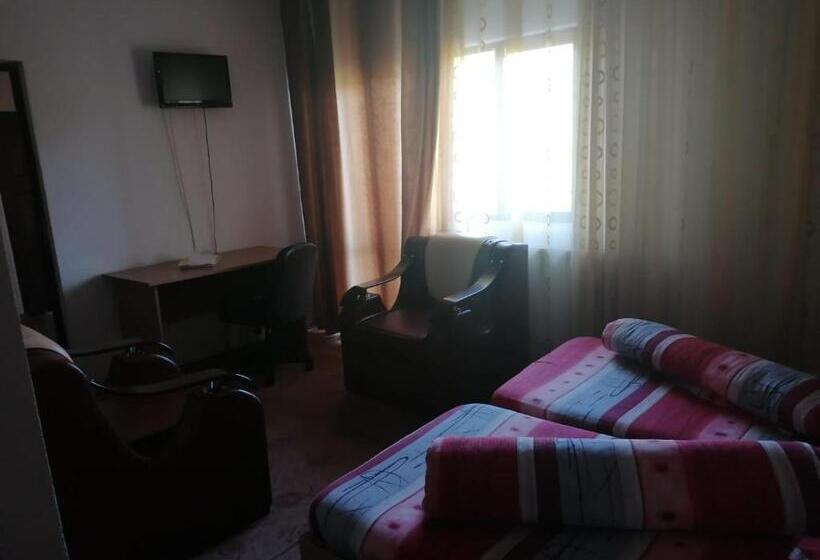 Pensiunea Pomi  Oesti