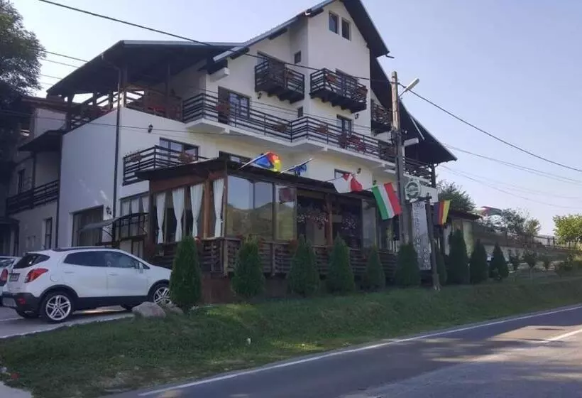 Pensiunea Pomi  Oesti