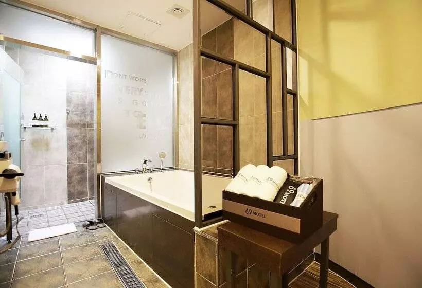 Cheongju Hotel 69