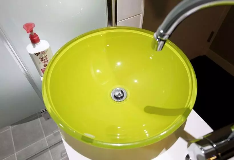 هتل Guri Box