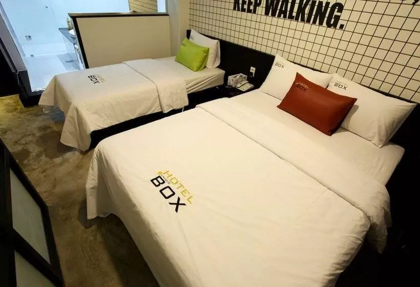 هتل Guri Box