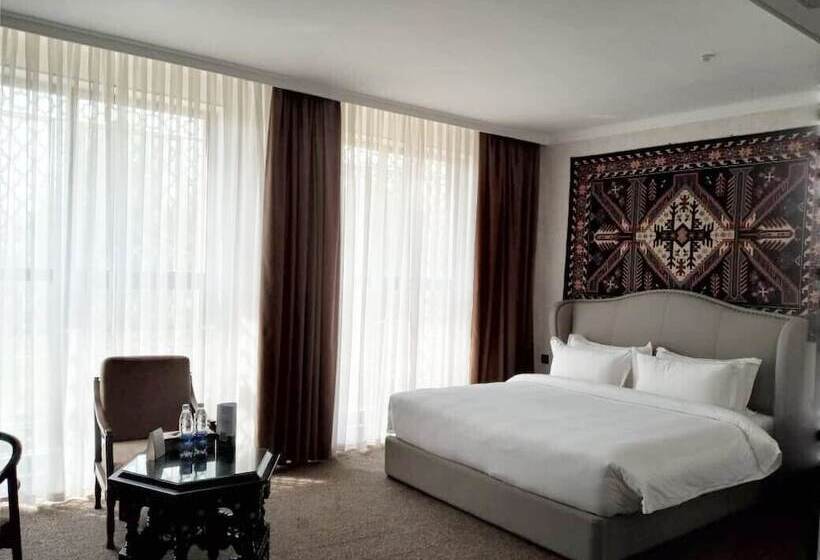 هتل Jannat Resort Osh