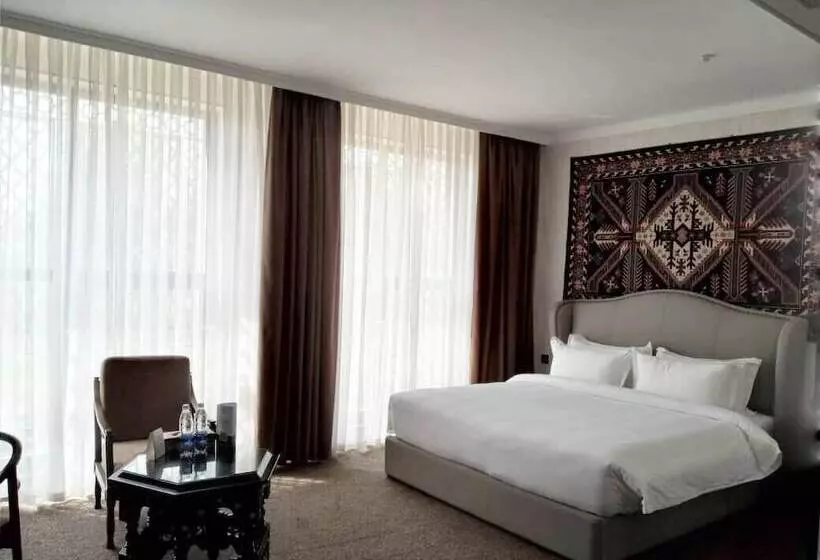 هتل Jannat Resort Osh