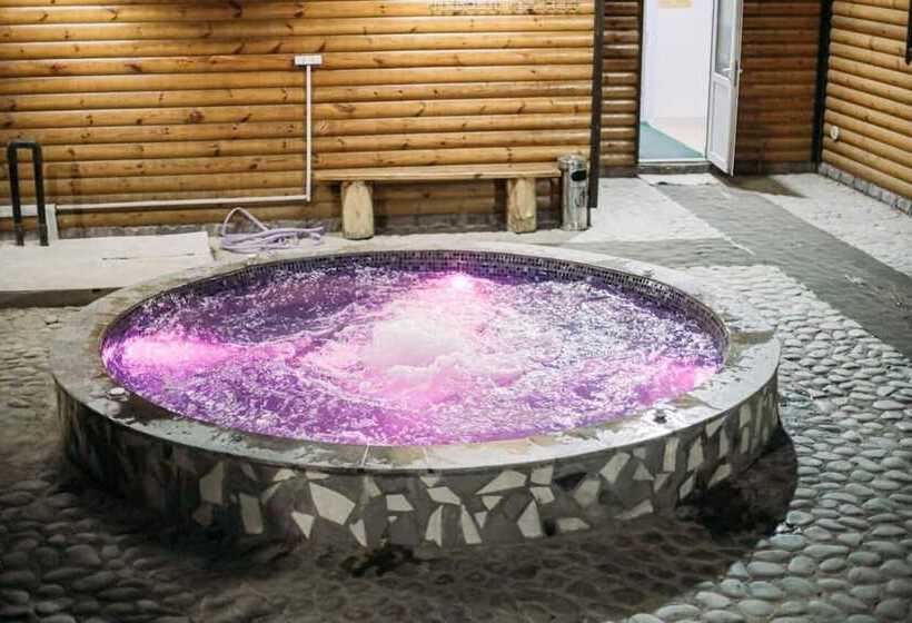 هتل Jannat Resort Osh