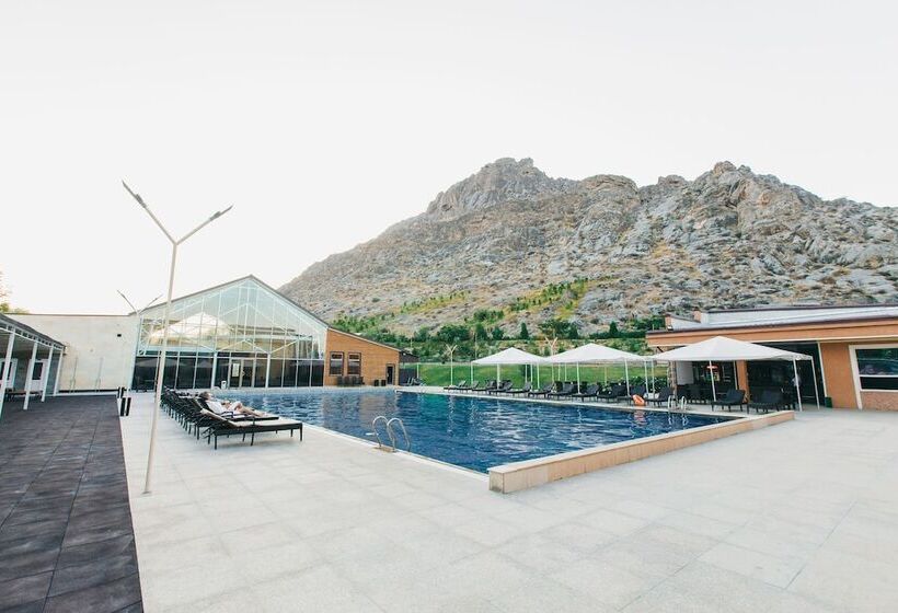 هتل Jannat Resort Osh