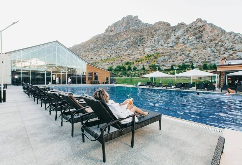 هتل Jannat Resort Osh