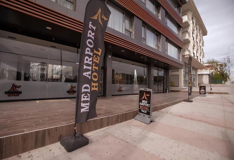 فندق Med Airport