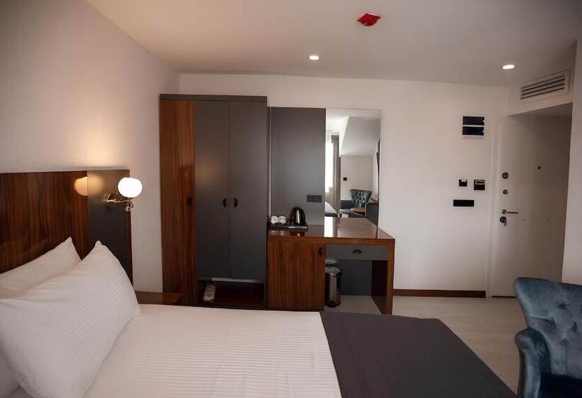 فندق Med Airport