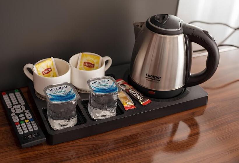 فندق Med Airport