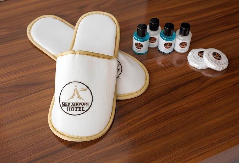 فندق Med Airport