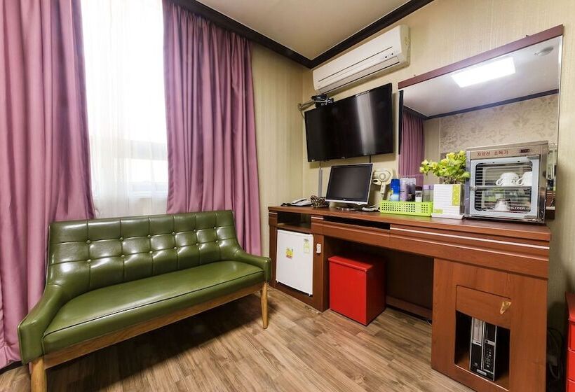 Pocheon Shilla Motel