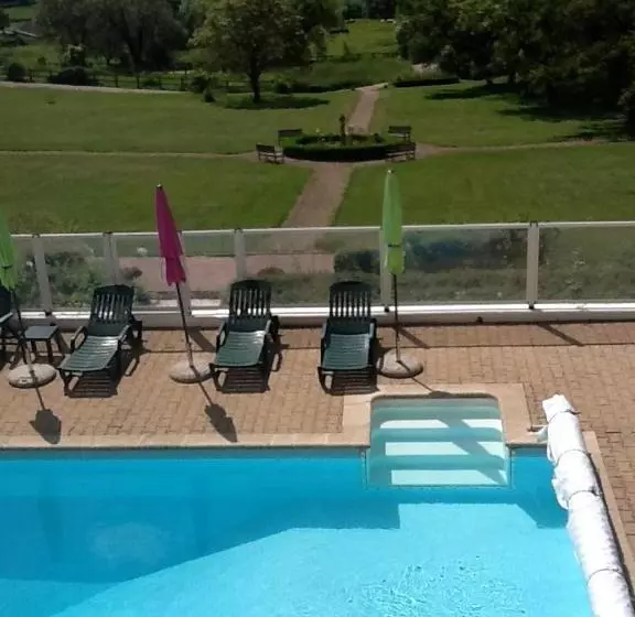 Aamiaismajoitus (B&B) Chateau De Vareilles