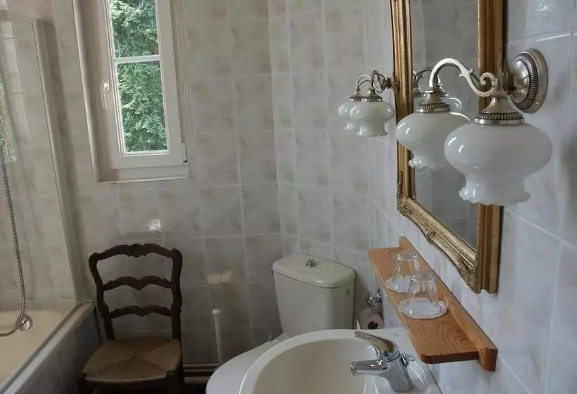 Aamiaismajoitus (B&B) Chateau De Vareilles
