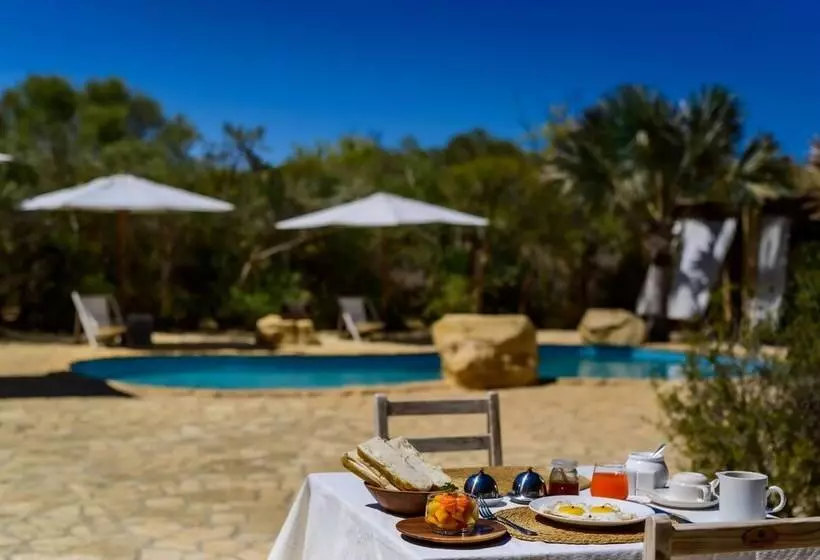 هتل Auberge De La Table