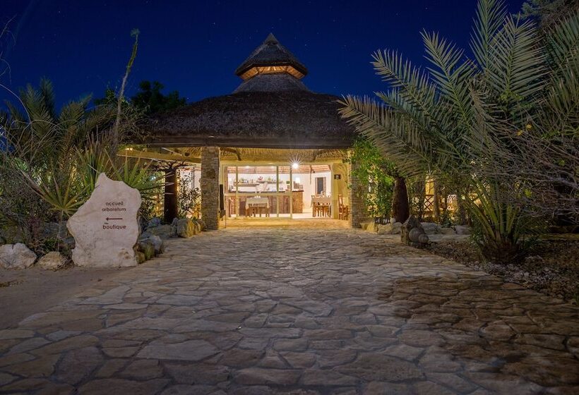 هتل Auberge De La Table