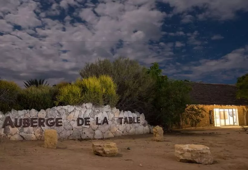 هتل Auberge De La Table