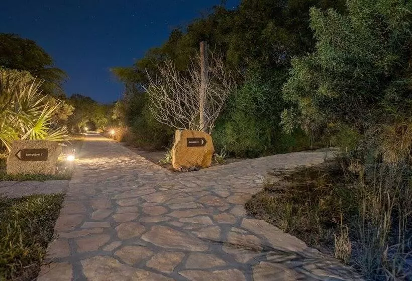 هتل Auberge De La Table