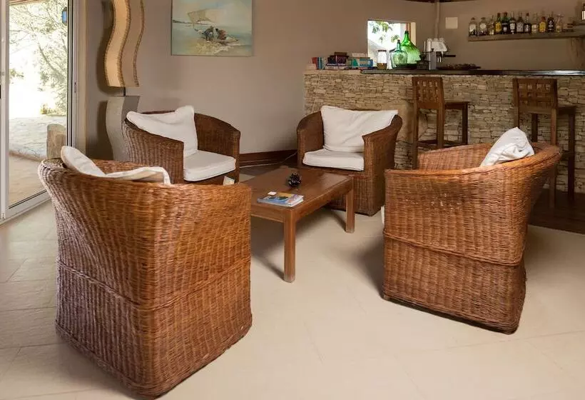 هتل Auberge De La Table