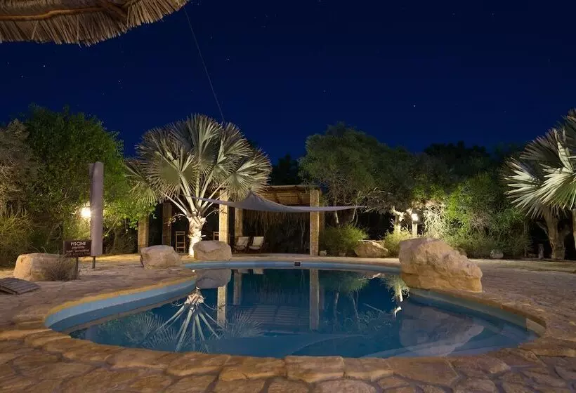 هتل Auberge De La Table