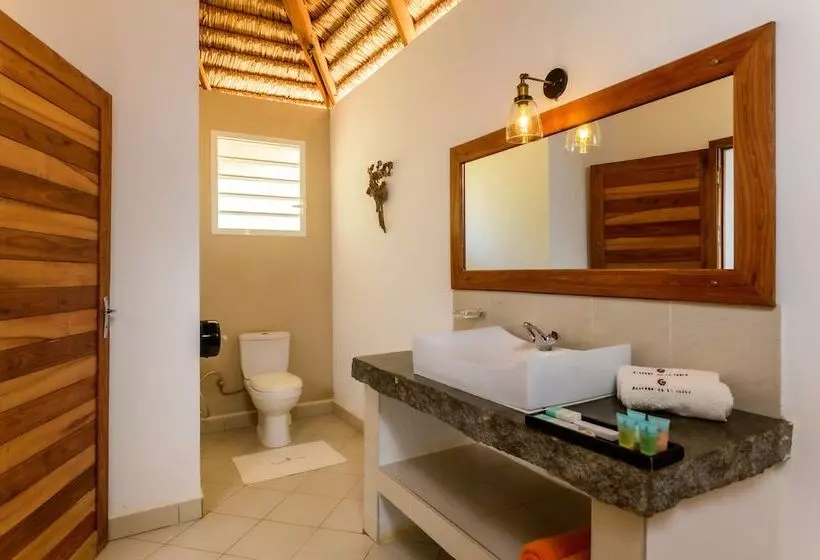 هتل Auberge De La Table