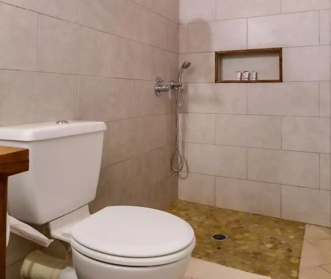 هتل Auberge De La Table