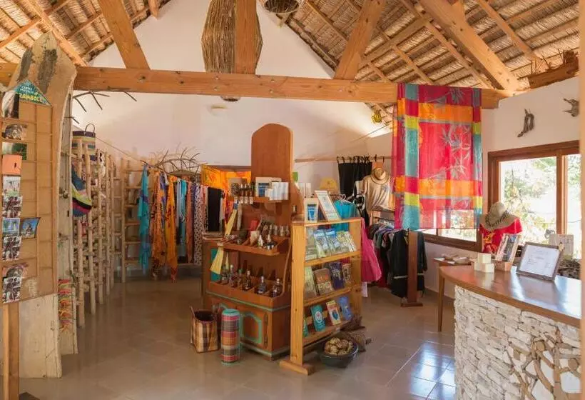 هتل Auberge De La Table