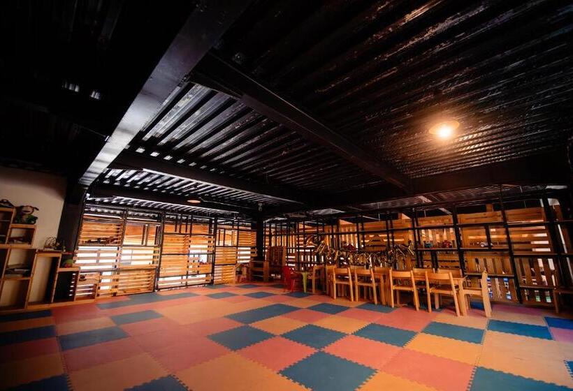 호텔 Complexul Turistic Cheile Butii