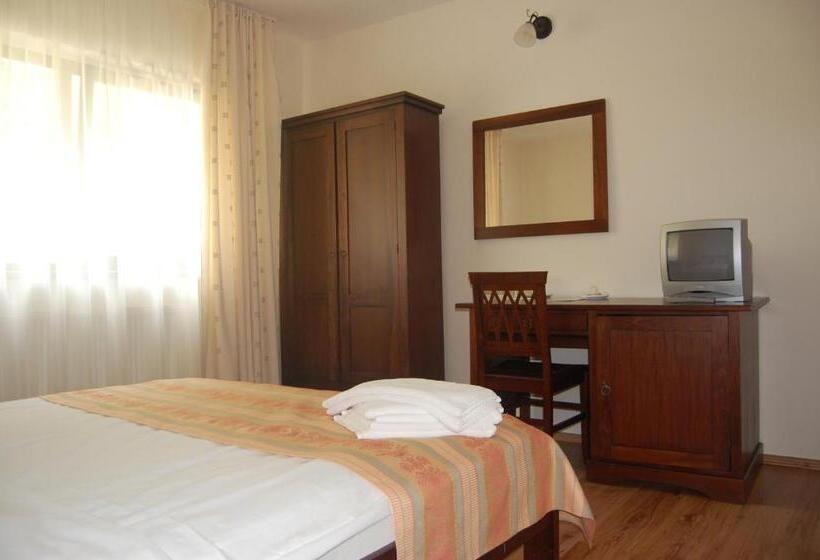 호텔 Complexul Turistic Cheile Butii