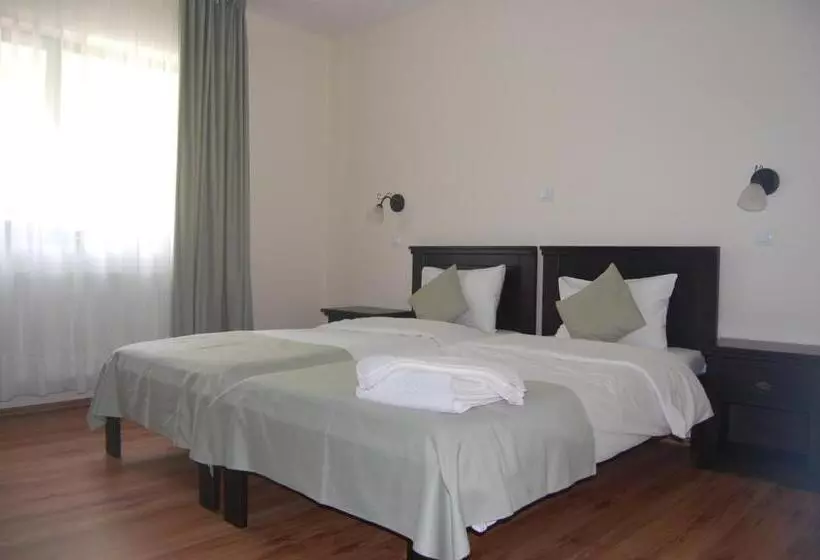 ホテル Complexul Turistic Cheile Butii