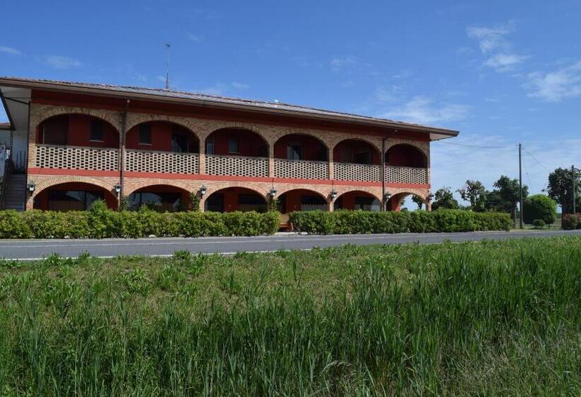 호텔 Da Nino Brussa 340