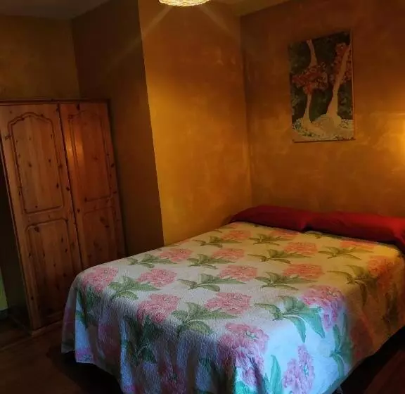 ホテル Pension Alfoz De Rondiella