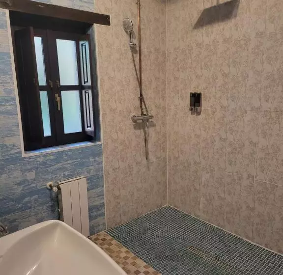 ホテル Pension Alfoz De Rondiella