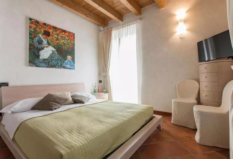 Hotelli Fontanile Relais   Valcalepio Lounge