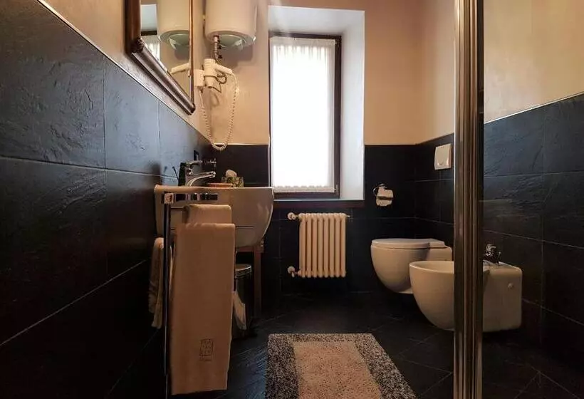 Hotelli Fontanile Relais   Valcalepio Lounge