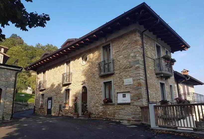 Hotelli Fontanile Relais   Valcalepio Lounge