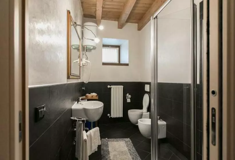 Hotelli Fontanile Relais   Valcalepio Lounge