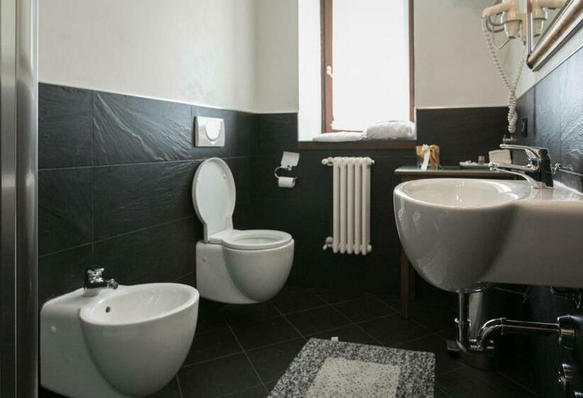 בית מלון כפרי Fontanile Relais   Valcalepio Lounge