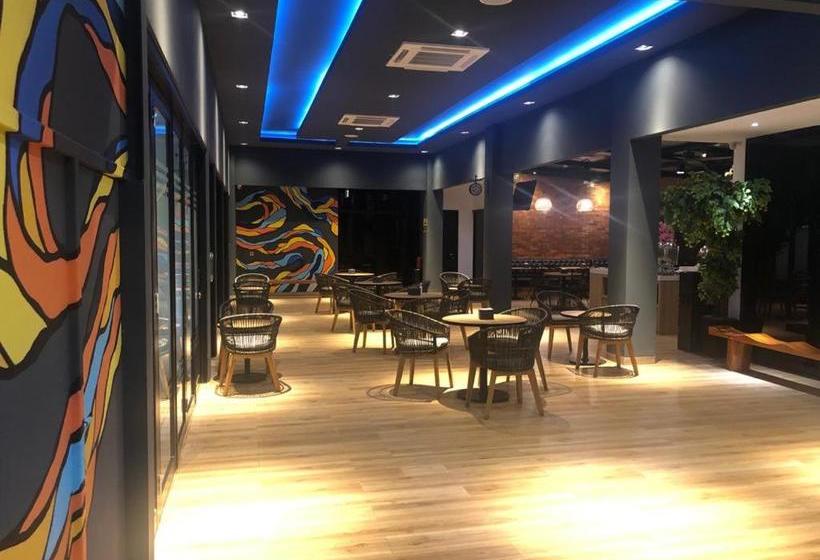 فندق Grand Caman