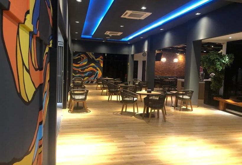 فندق Grand Caman